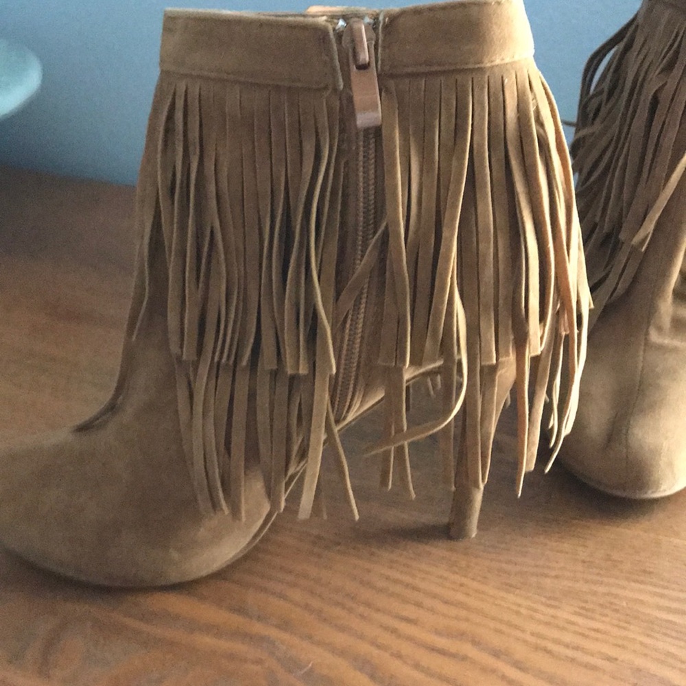 Shoes - Picture 3 of 3